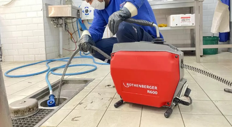 Kadiköy Tesisatci Gider Klozet Açma 